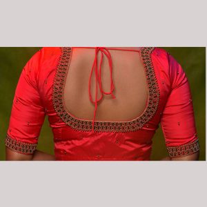 Dynamci scralet blouse with gold and green embroidery